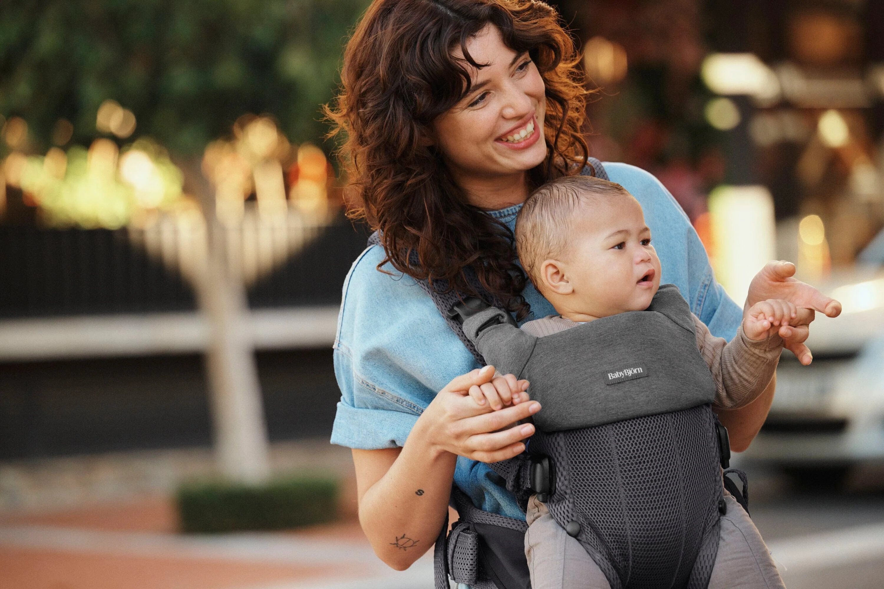 BabyBjorn Bib for Baby Carrier Harmony - Image 13