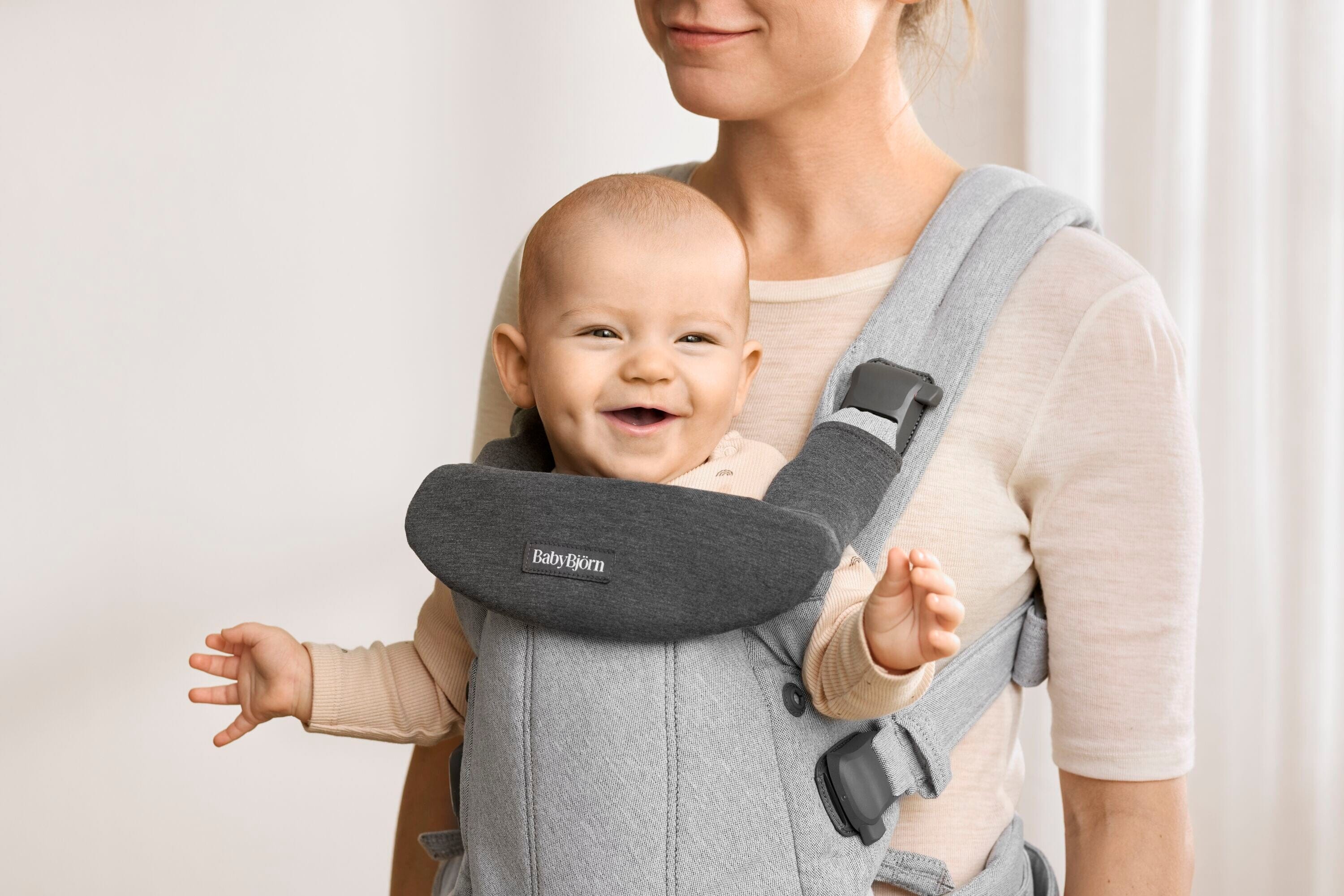 BabyBjorn Bib for Baby Carrier Harmony - Image 8
