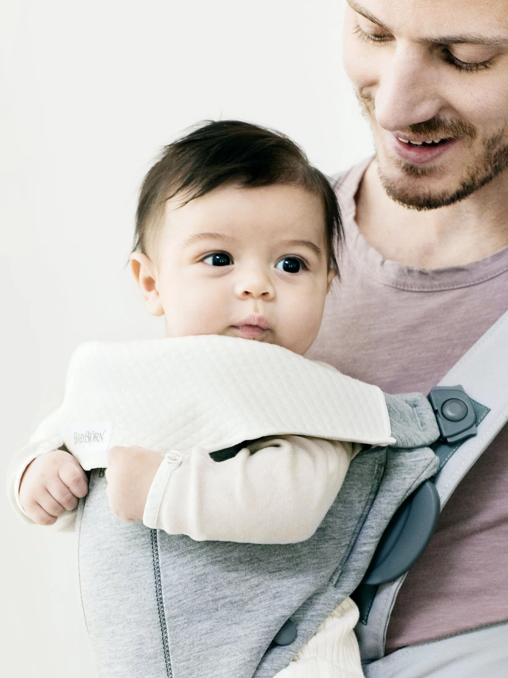 BabyBjörn Bib for Baby Carrier Mini and Free, 2-pack - Image 2