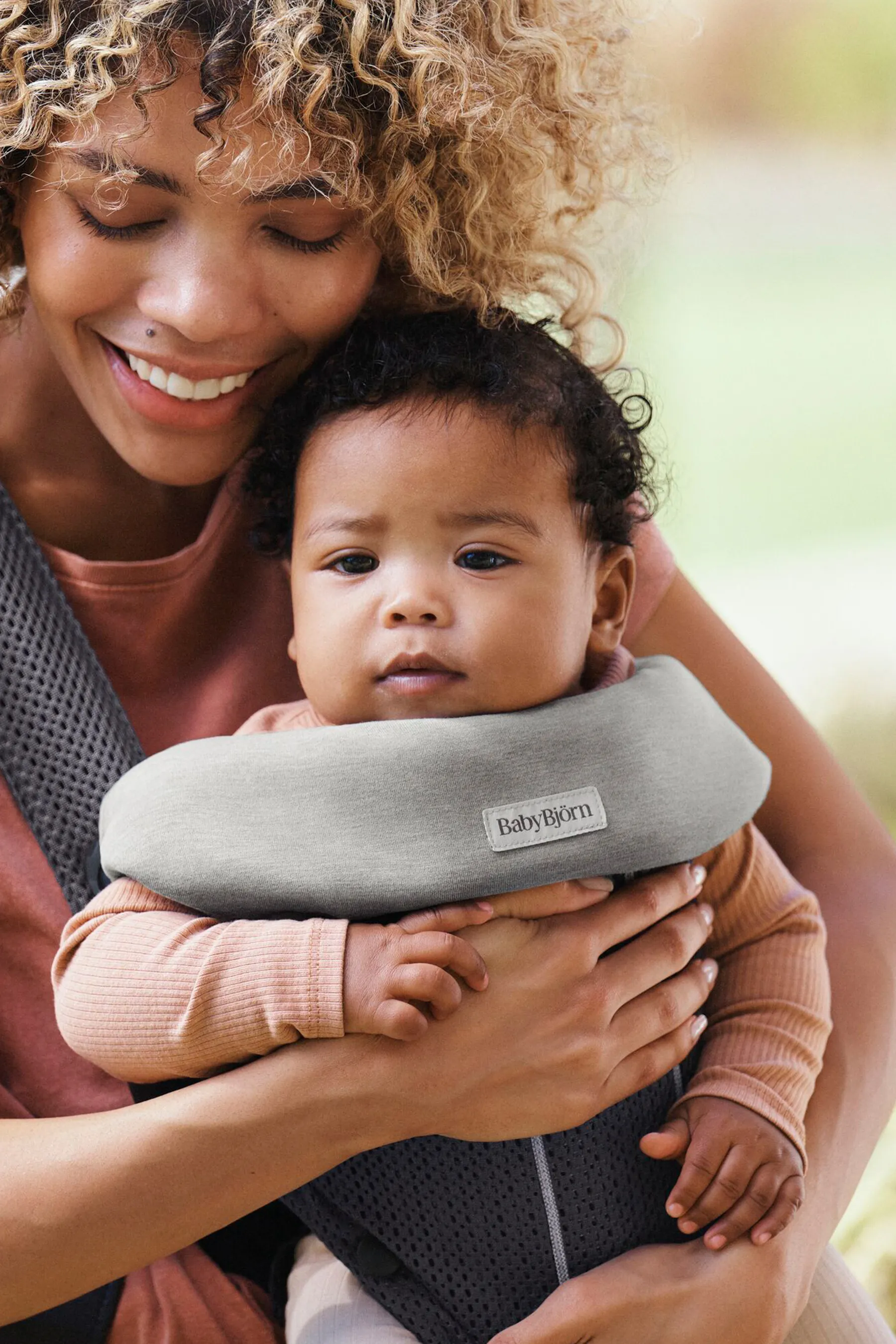 BabyBjorn Bib for Baby Carrier Mini & Free - Image 5
