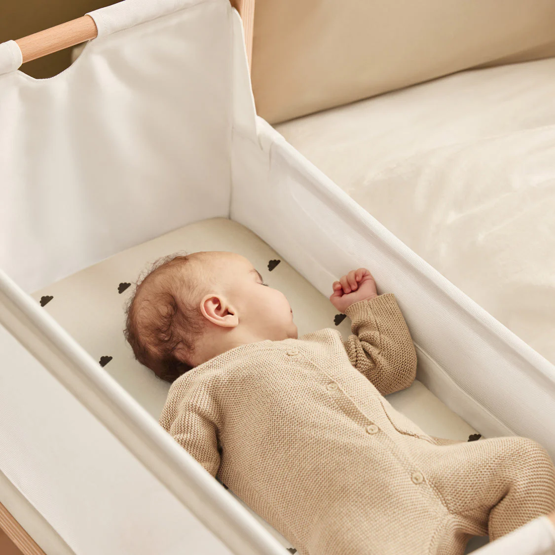 Snuz Bassinet 2 Pack Fitted Sheets - Sand Cloud - Image 3