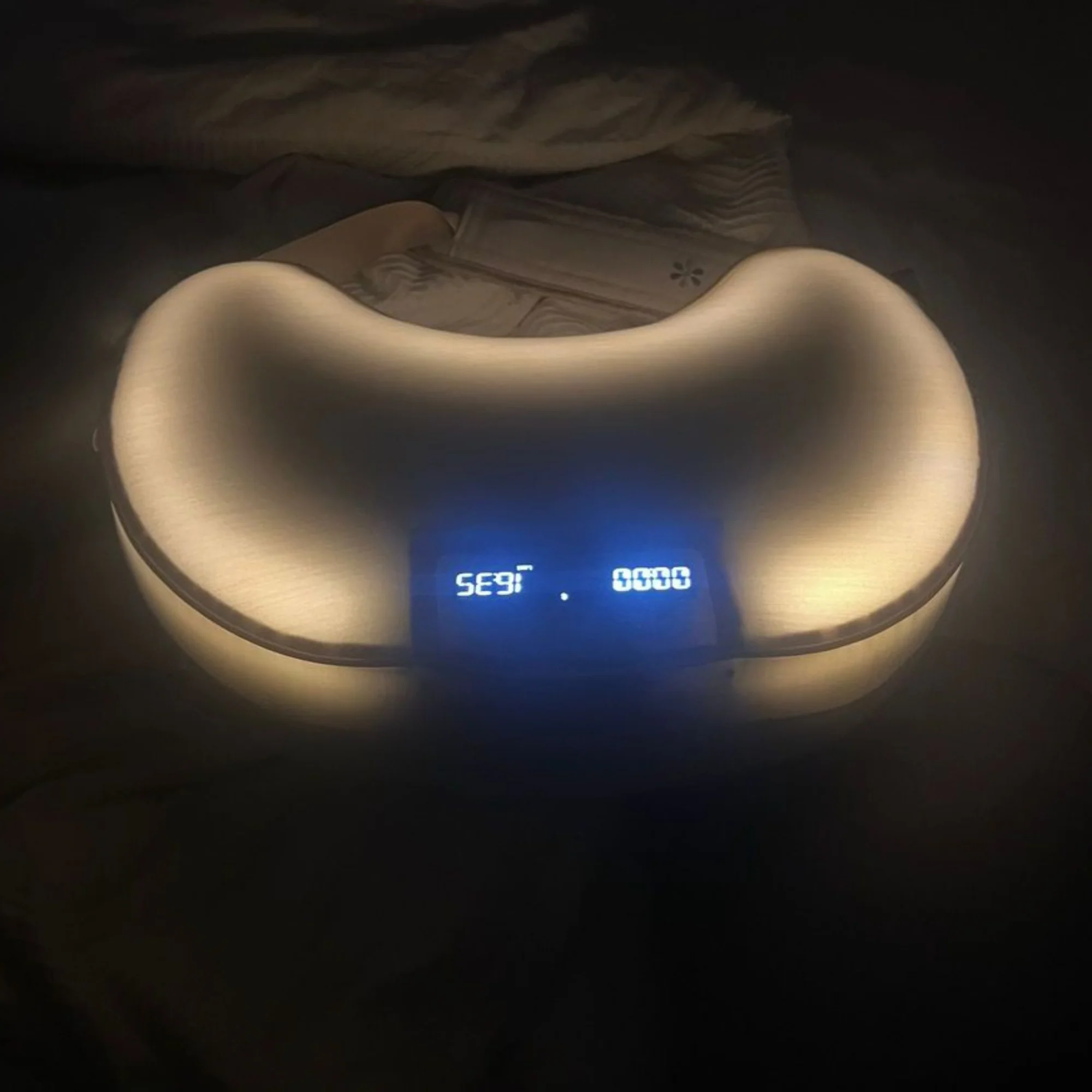 Comia Halo Smart Nursing Pillow - Image 3