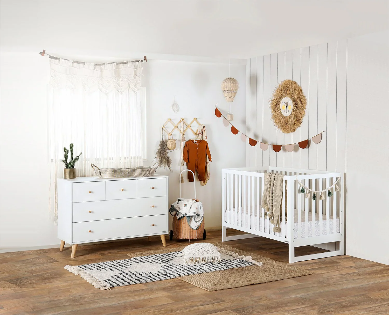 dadada Austin 5-Drawer Dresser - Image 3