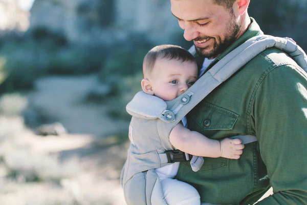 Ergobaby Omni Classic Cotton Carrier - Image 11