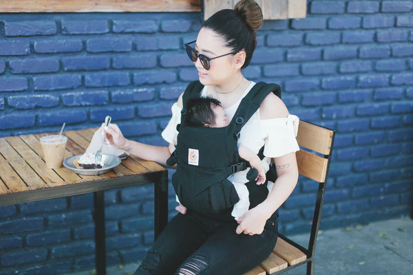 Ergobaby Omni Classic Cotton Carrier - Image 17