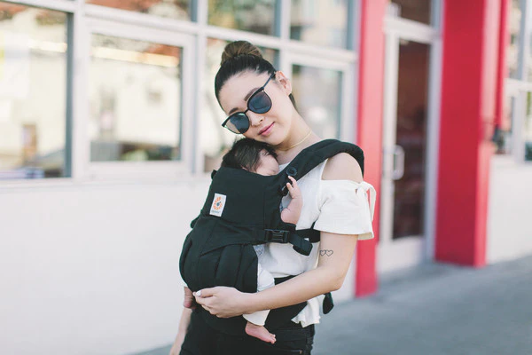 Ergobaby Omni Classic Cotton Carrier - Image 25