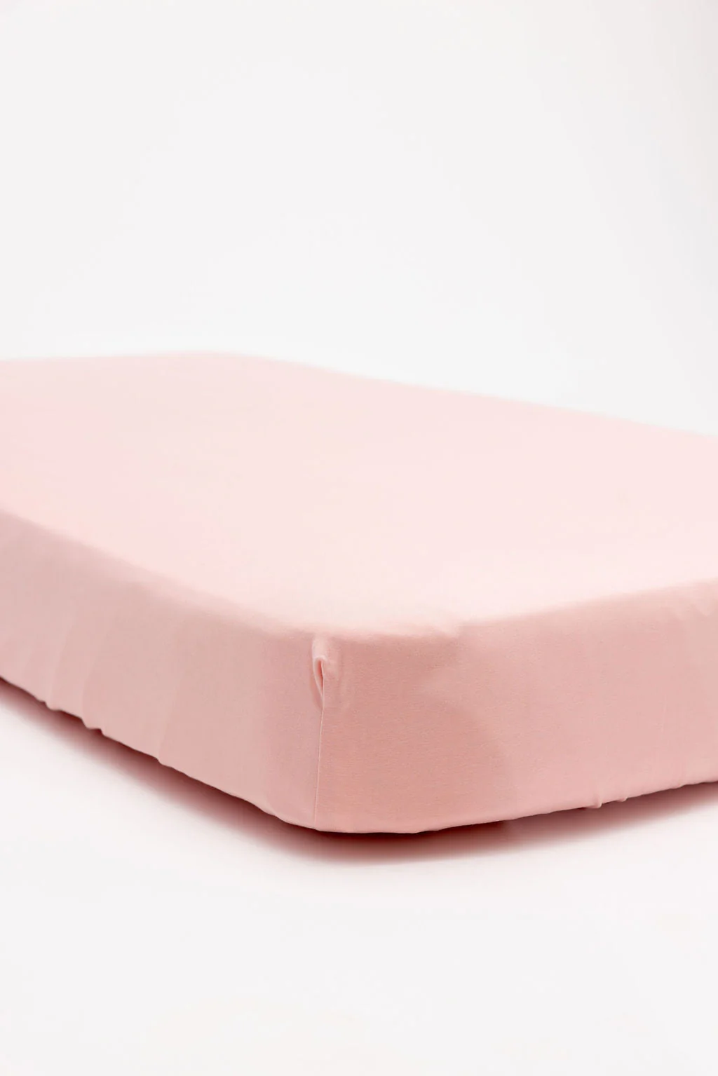 WildBird CloudBlend™ Crib Sheet - Galah