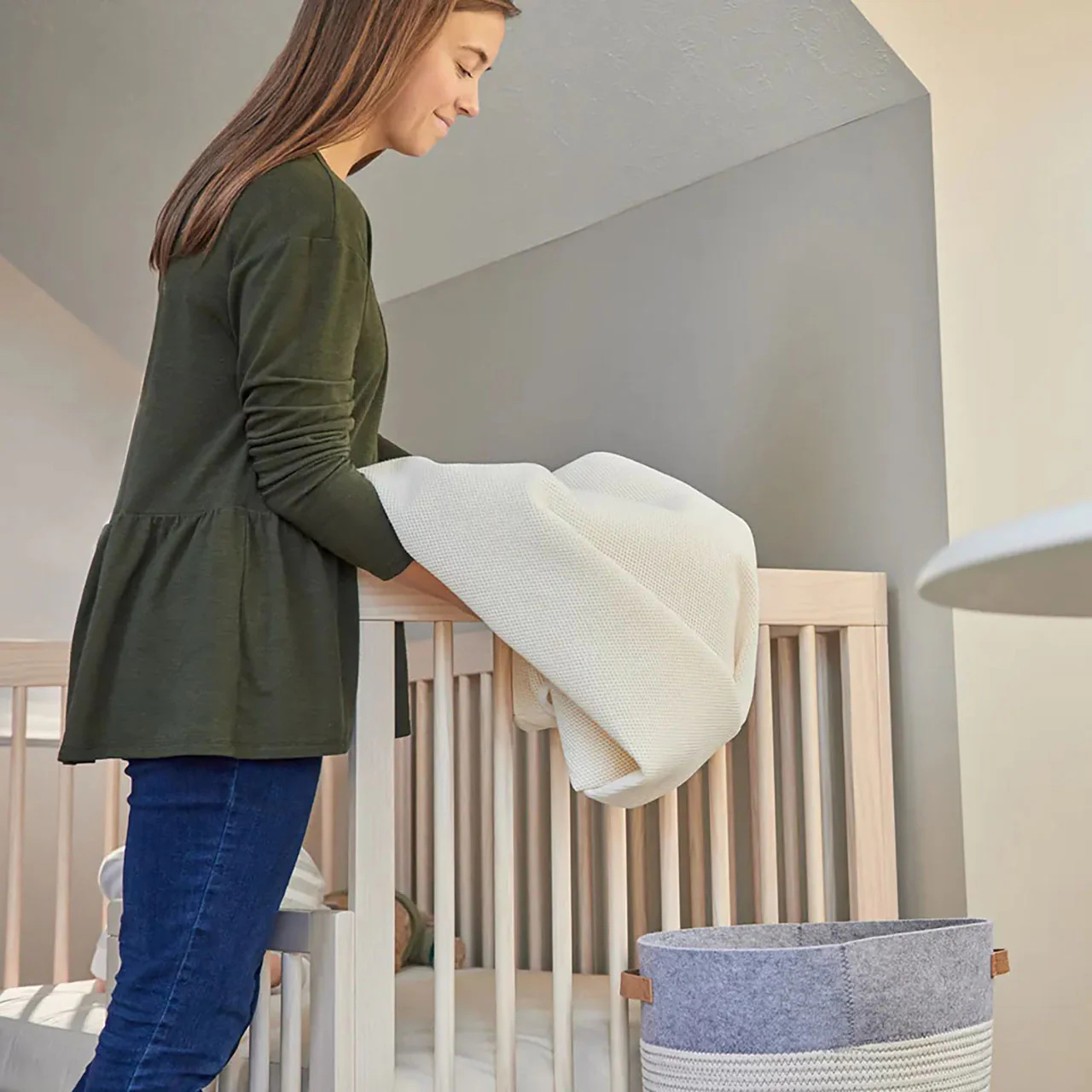 Naturepedic 2 in 1 Organic Breathable 252 2-Stage Crib Mattress - Image 3
