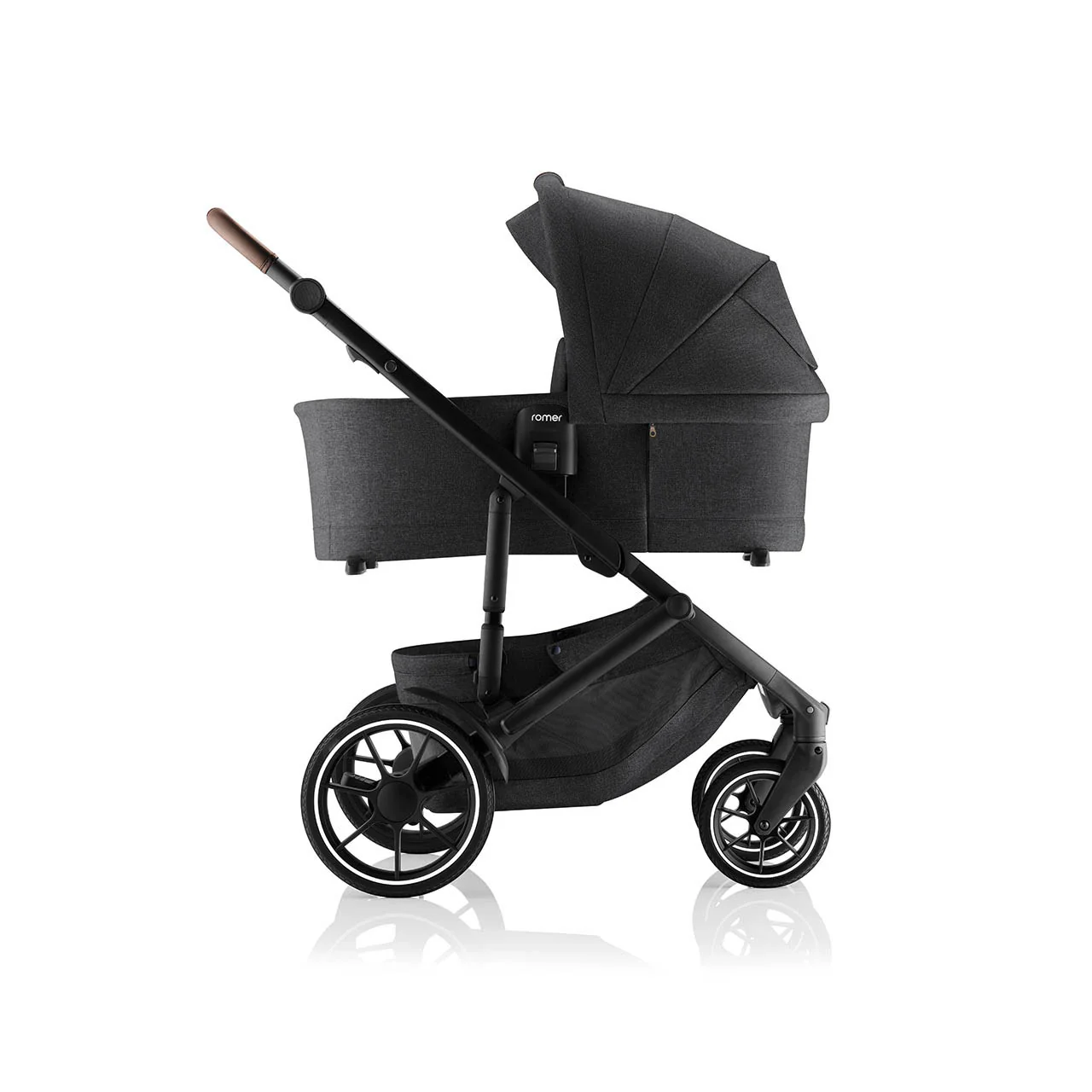 Romer Sera Bassinet for Tura Stroller - Image 9