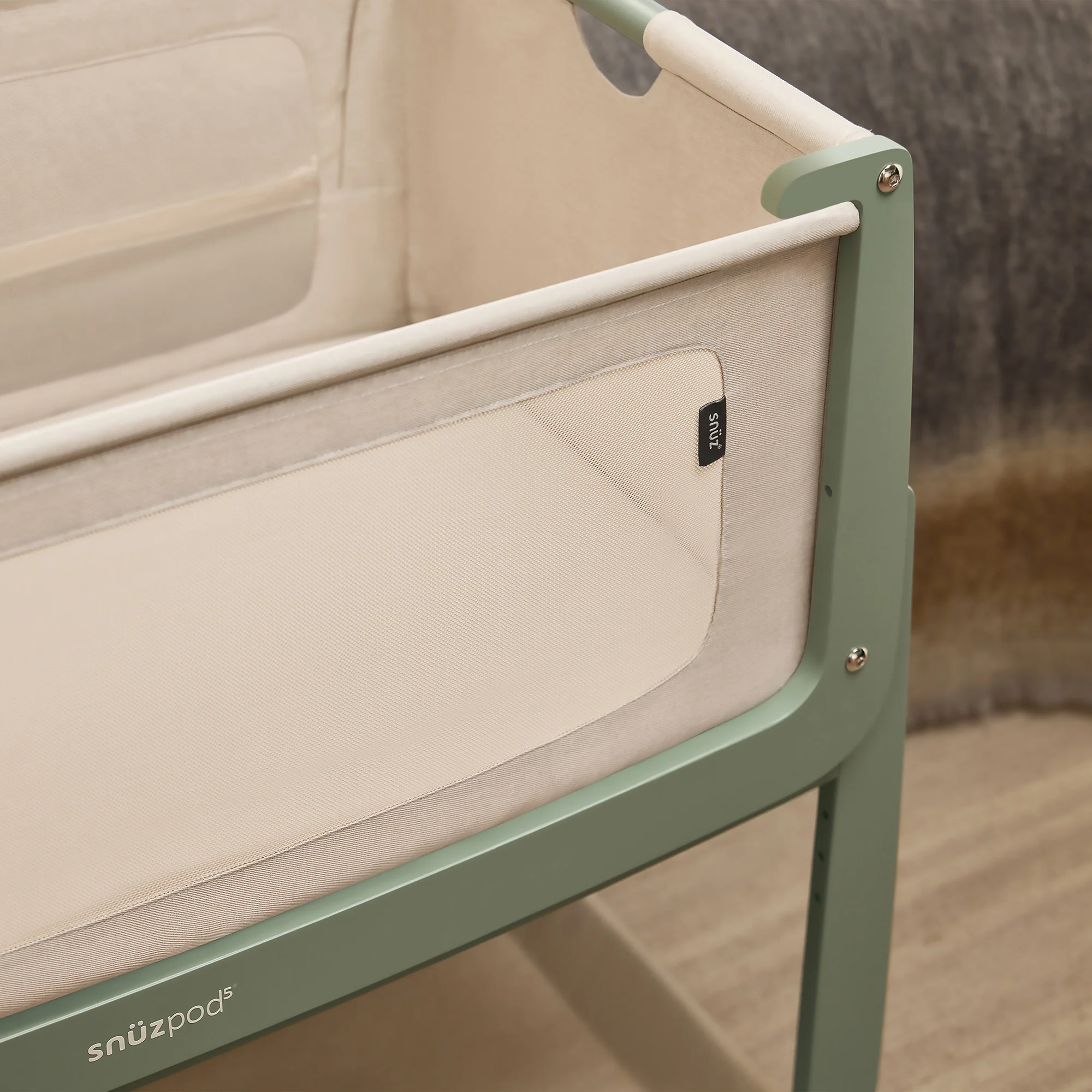 Snuz SnuzPod5 Bedside Bassinet Sage - Image 4