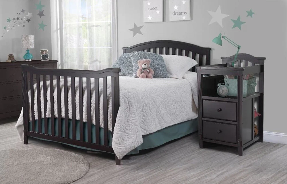 Sorelle Berkley Crib and Changer - Image 3