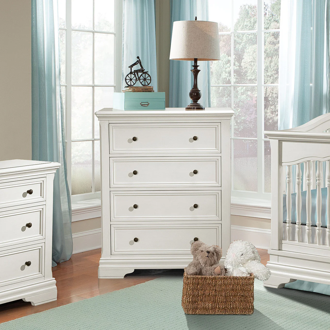 Stella Baby and Child Athena 2 Piece Nursery Set in Belgium Cream - Image 4