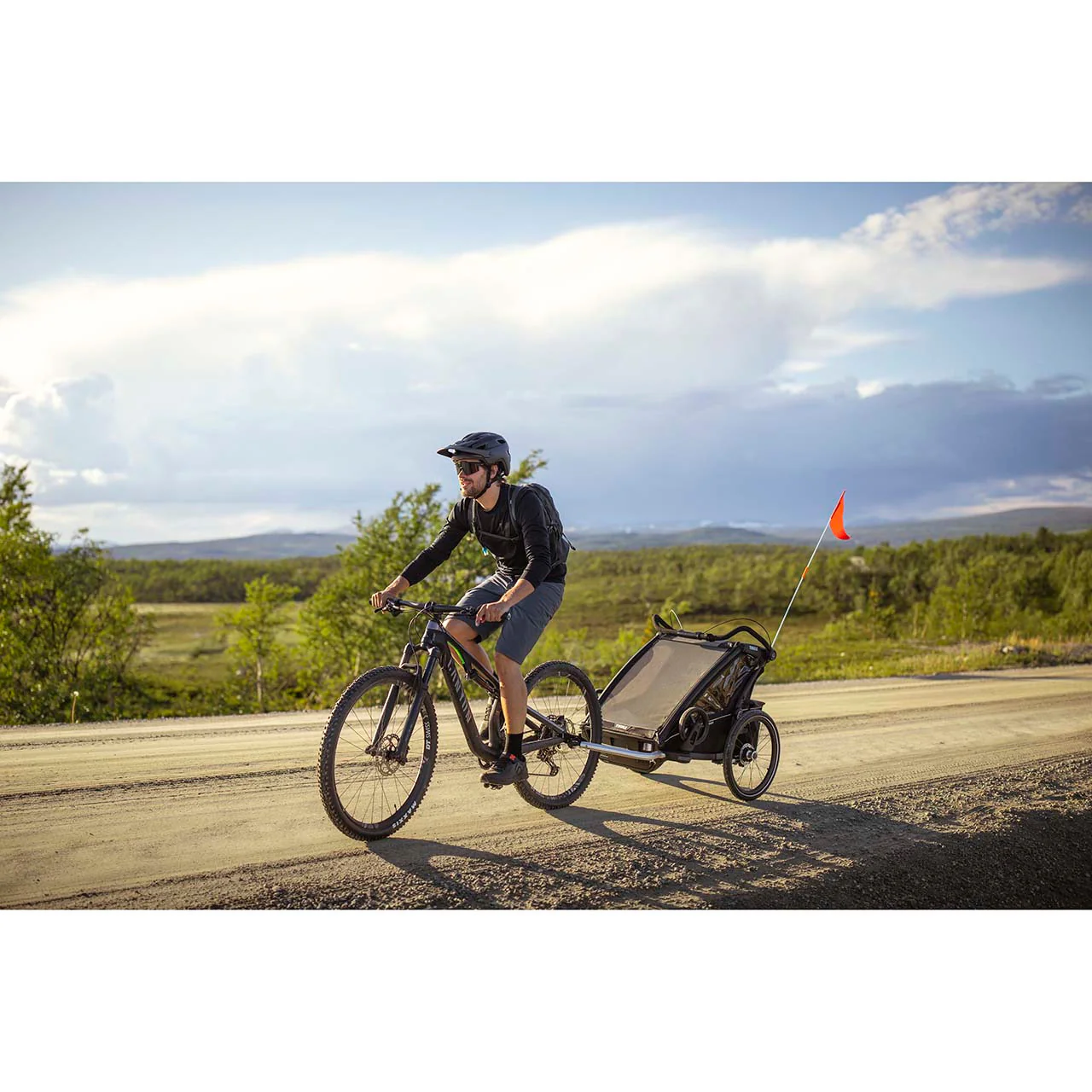 Thule Chariot Sport 1-Seat Multisport Bike Trailer Midnight Black - Image 3