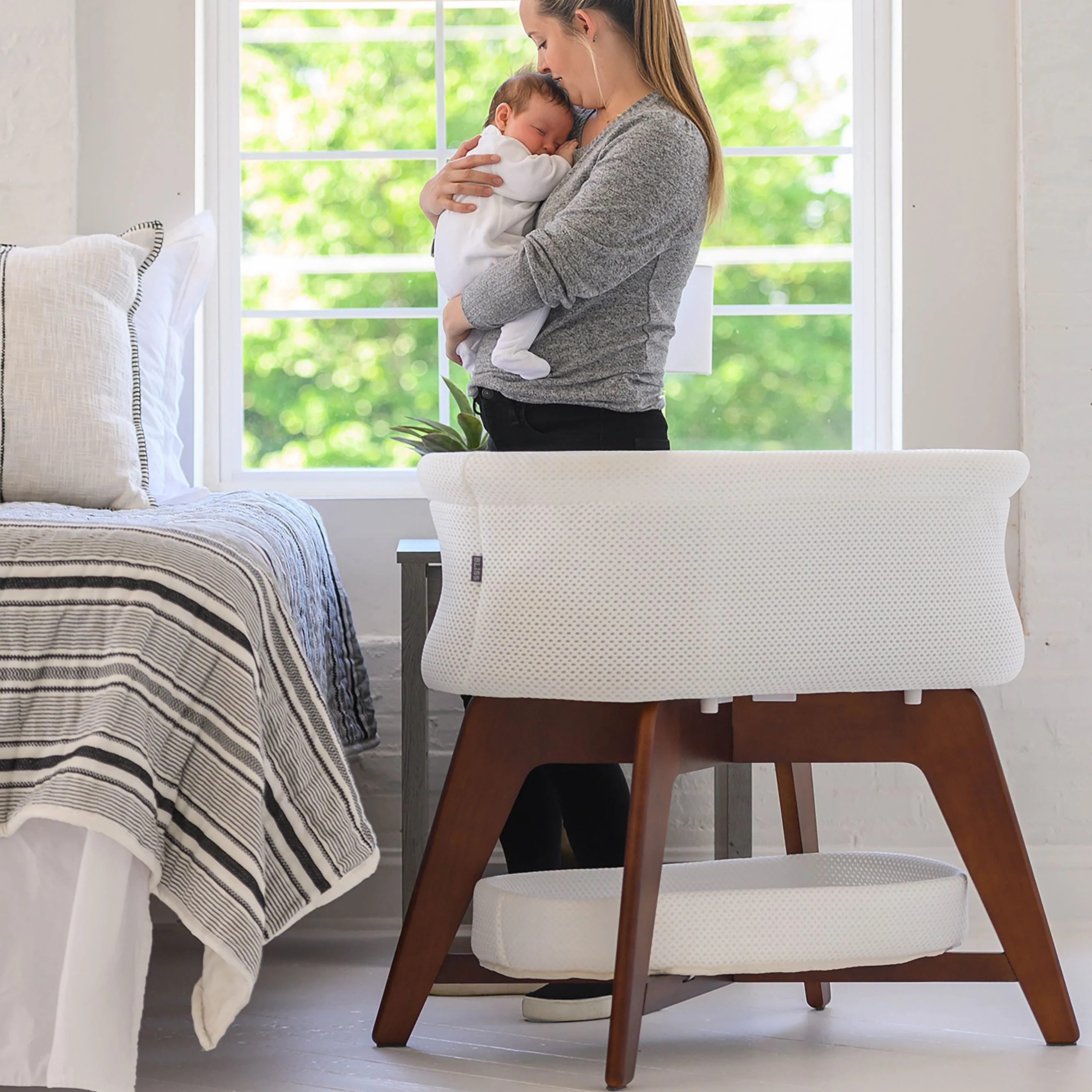 TruBliss Evi Smart Bassinet - Image 11