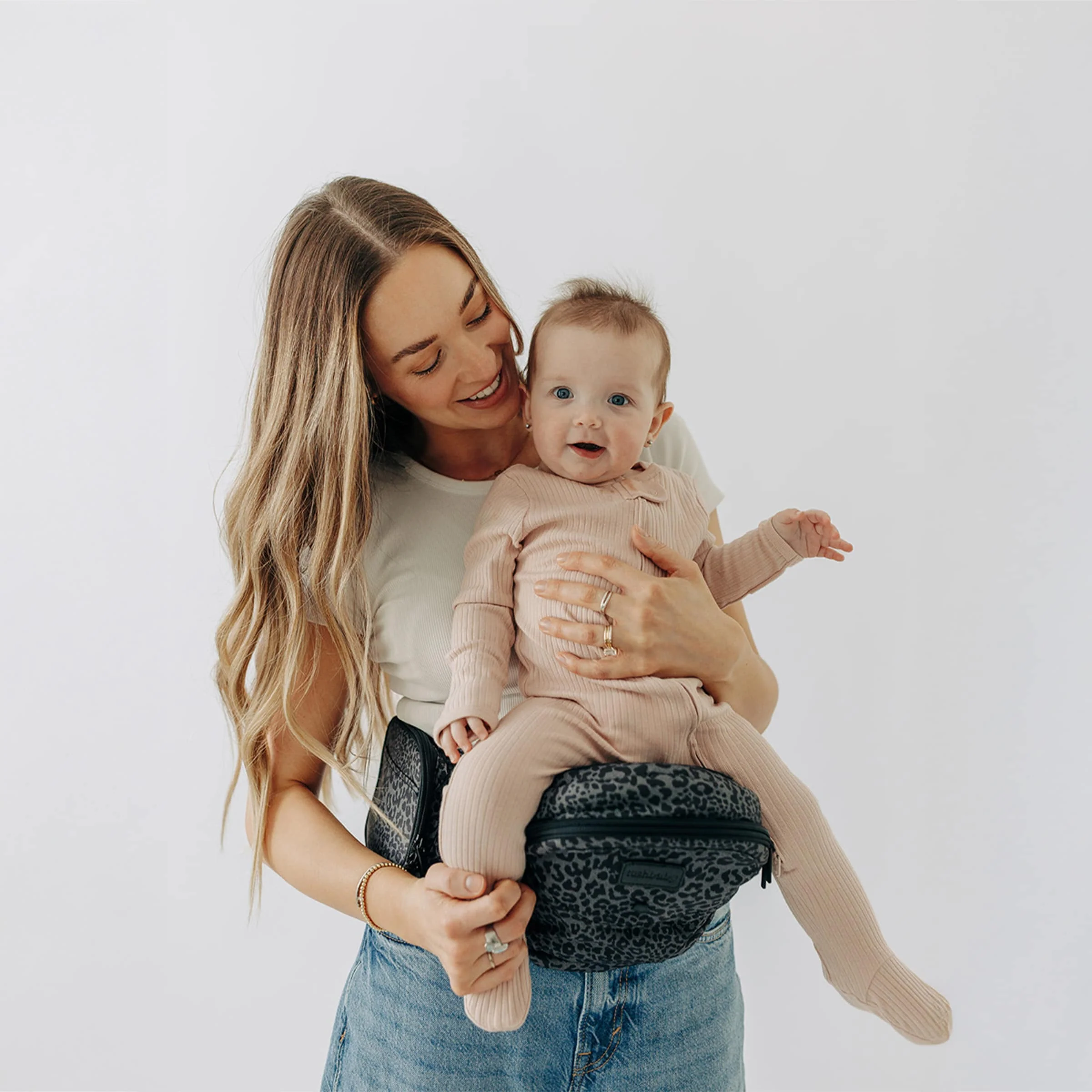 Tushbaby Hip Carrier - Image 106